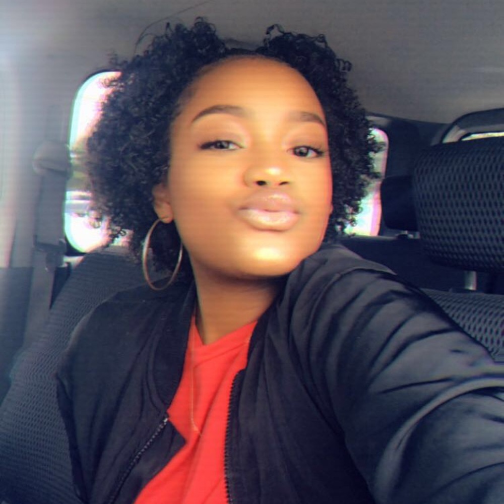 Meet your Posher, Joenetta